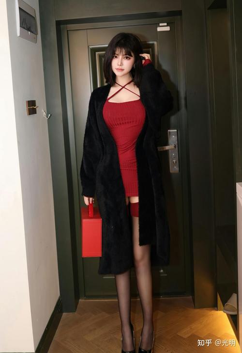 捷克美女av三个黑人的相关介绍