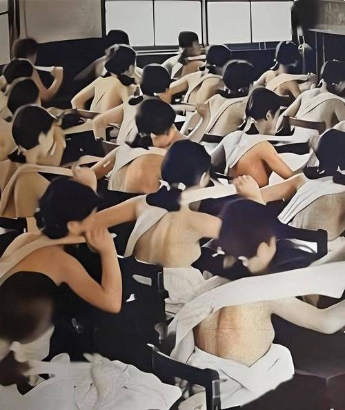 18禁美女久久的相关介绍
