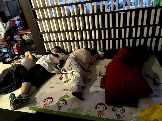 正在播放国产av剧情一女的相关介绍
