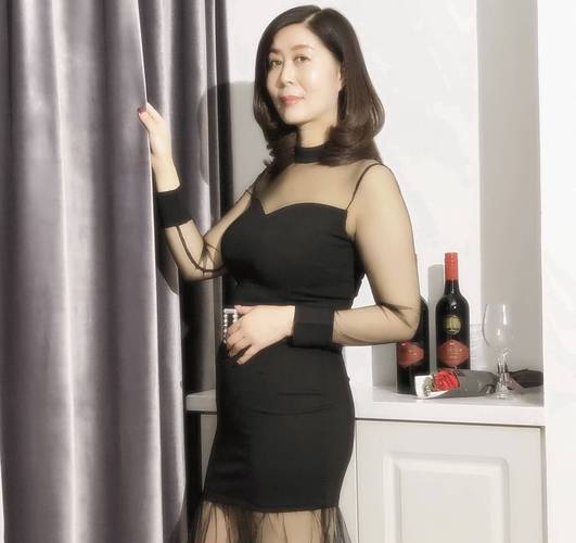 把美女按在床上狂草av的相关介绍