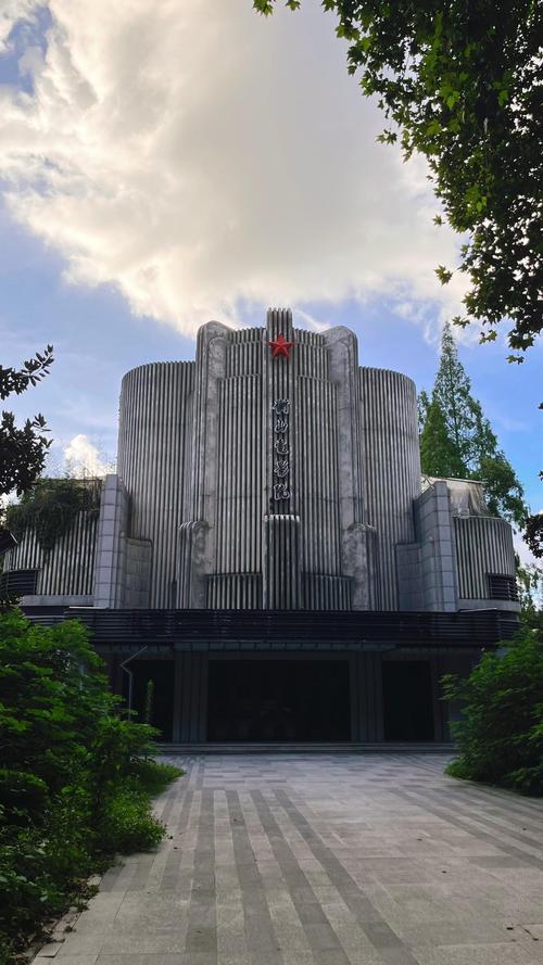 亚洲自由成熟少妇的相关介绍