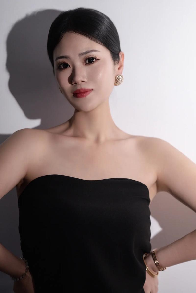 半夜把亲c高潮小说的相关介绍