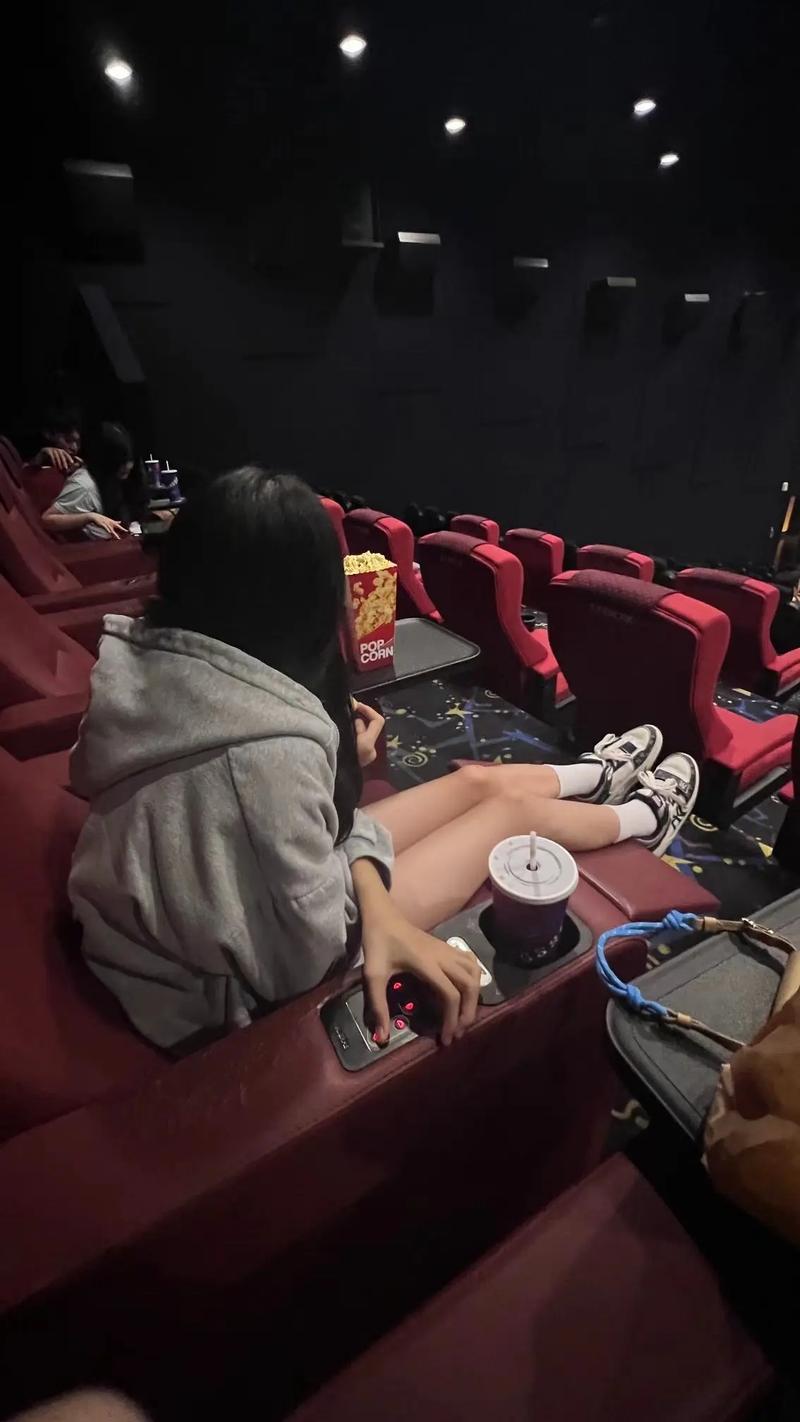 彩虹影院的相关介绍
