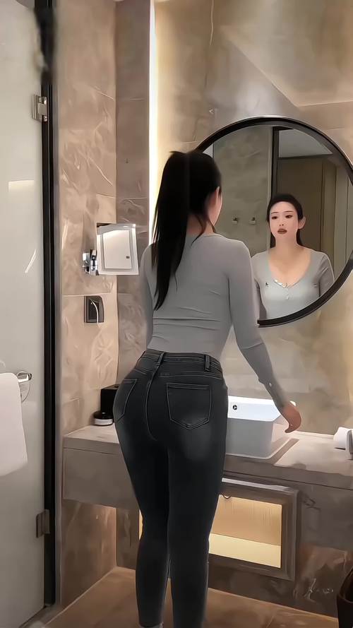 女孩下体出现黄色分泌物的相关介绍