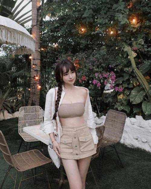 中国少妇精av的相关介绍