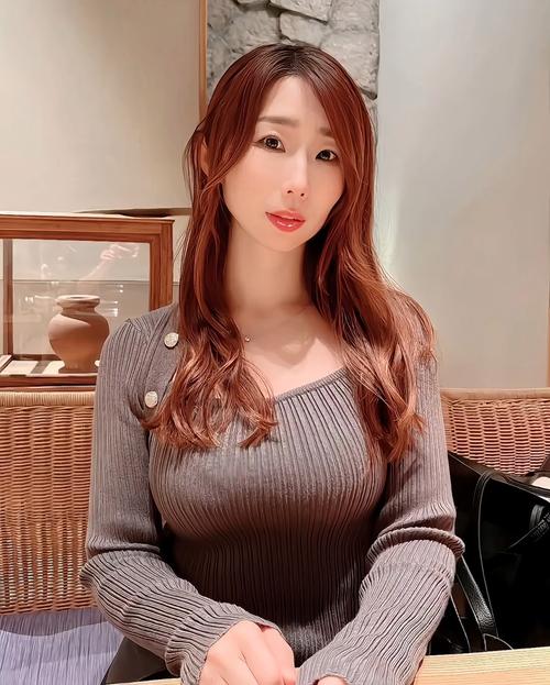 av熟妇系列的相关介绍