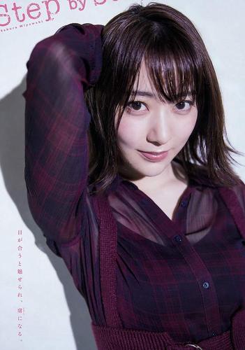 免费看美女18的相关介绍
