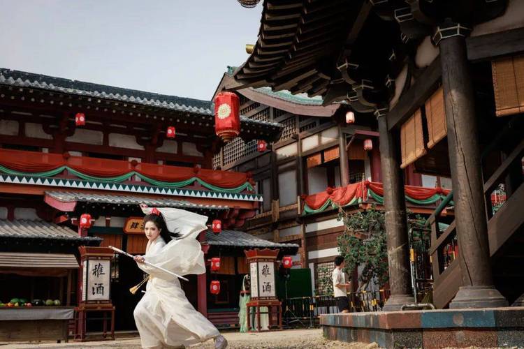 人妻在线少妇的相关介绍