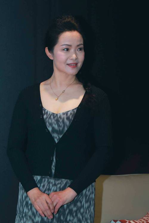 亚洲美女少妇av的相关介绍